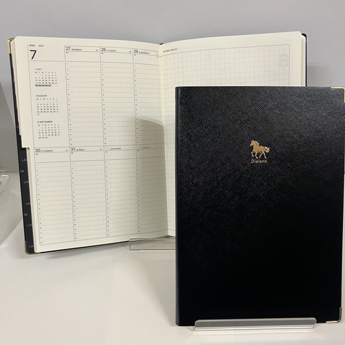 3  ラコニックうま - 銀座店店舗スタッフ.jpeg